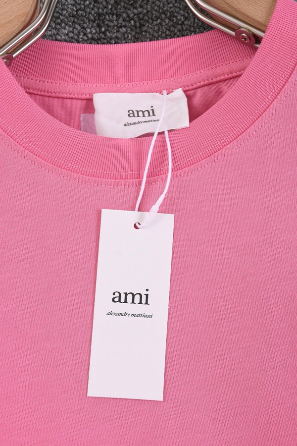 ブランドTシャツ側面デザイン